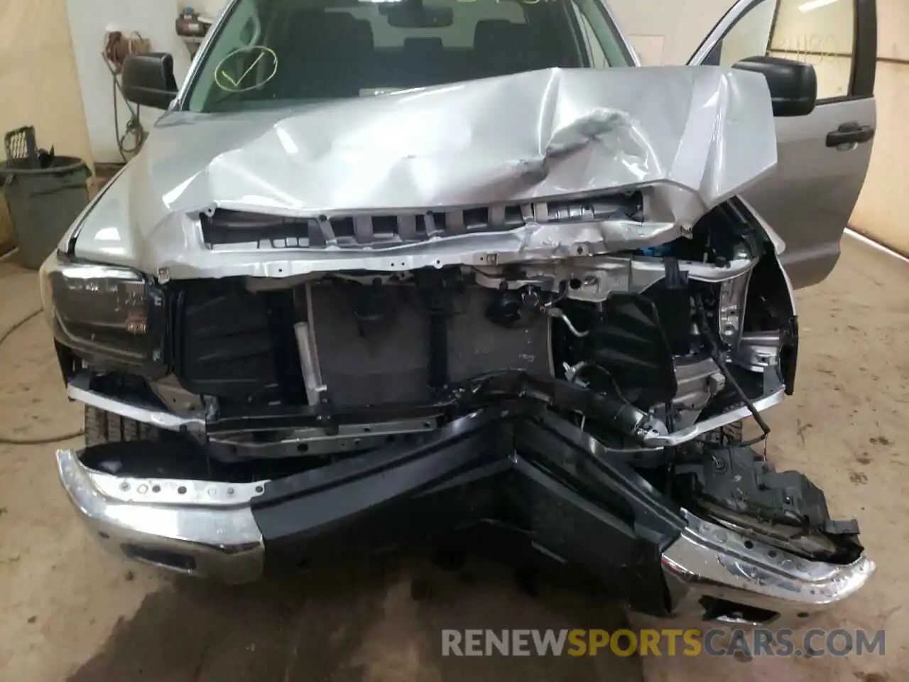 7 Photograph of a damaged car 5TFDY5F19LX939117 TOYOTA TUNDRA 2020