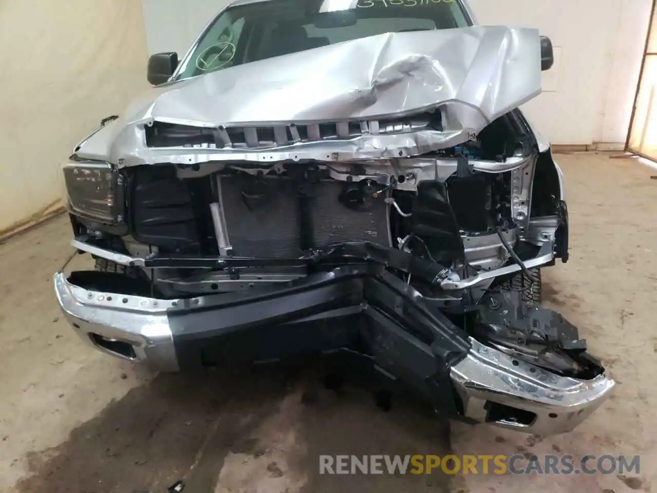 9 Photograph of a damaged car 5TFDY5F19LX939117 TOYOTA TUNDRA 2020