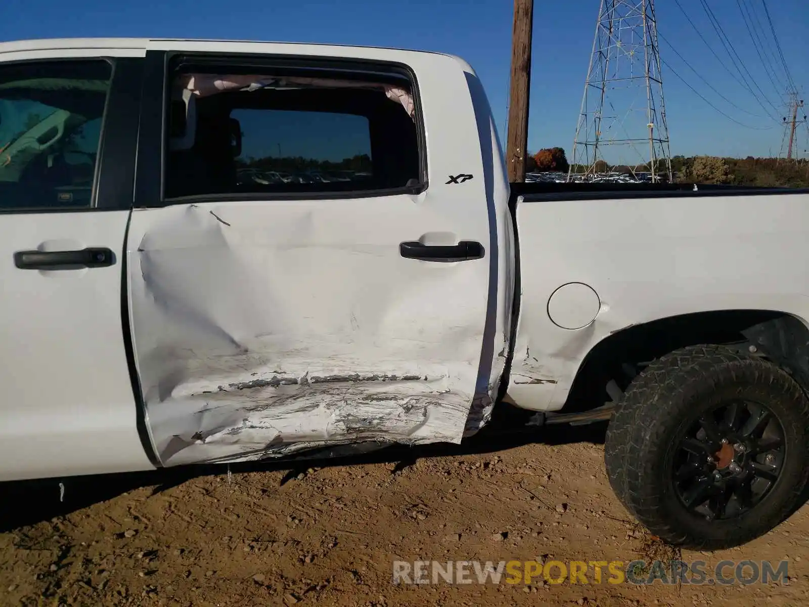 9 Photograph of a damaged car 5TFDY5F19LX946794 TOYOTA TUNDRA 2020