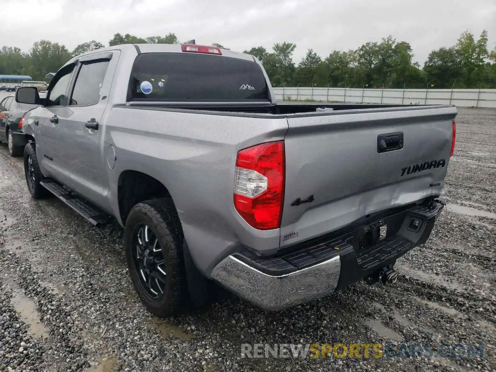 3 Photograph of a damaged car 5TFDY5F1XLX884841 TOYOTA TUNDRA 2020