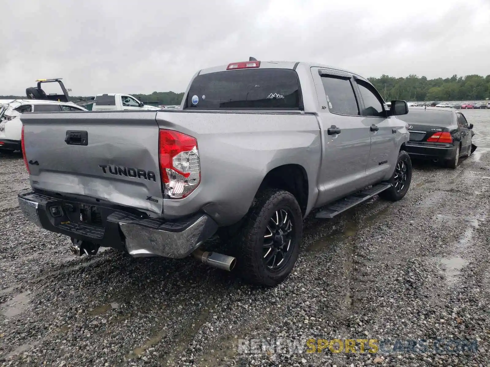 4 Photograph of a damaged car 5TFDY5F1XLX884841 TOYOTA TUNDRA 2020