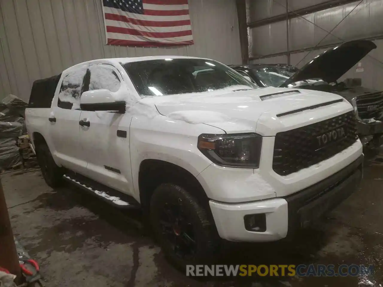 1 Photograph of a damaged car 5TFDY5F1XLX905901 TOYOTA TUNDRA 2020