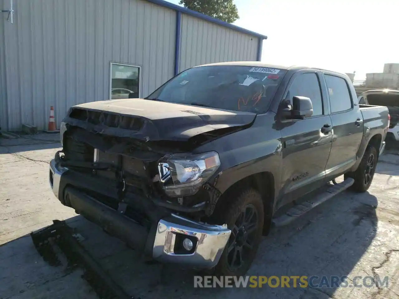 2 Photograph of a damaged car 5TFDY5F1XLX913285 TOYOTA TUNDRA 2020