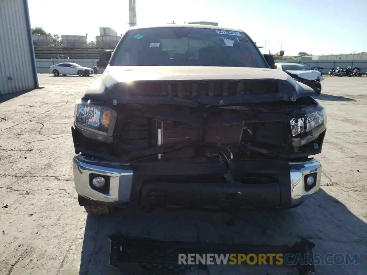 9 Photograph of a damaged car 5TFDY5F1XLX913285 TOYOTA TUNDRA 2020