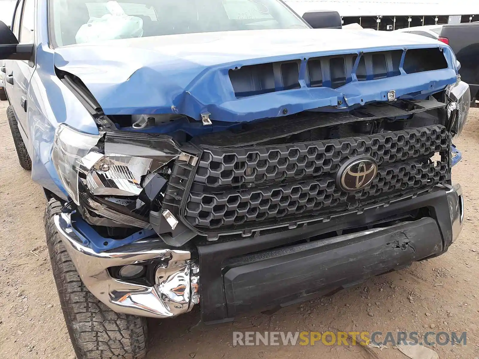 9 Photograph of a damaged car 5TFDY5F1XLX919040 TOYOTA TUNDRA 2020