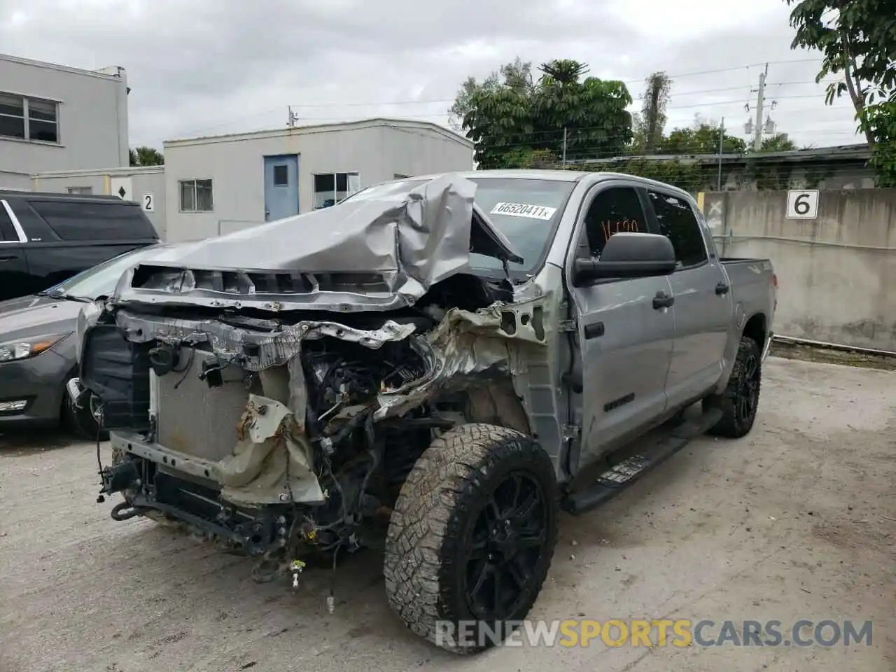 2 Photograph of a damaged car 5TFDY5F1XLX923847 TOYOTA TUNDRA 2020