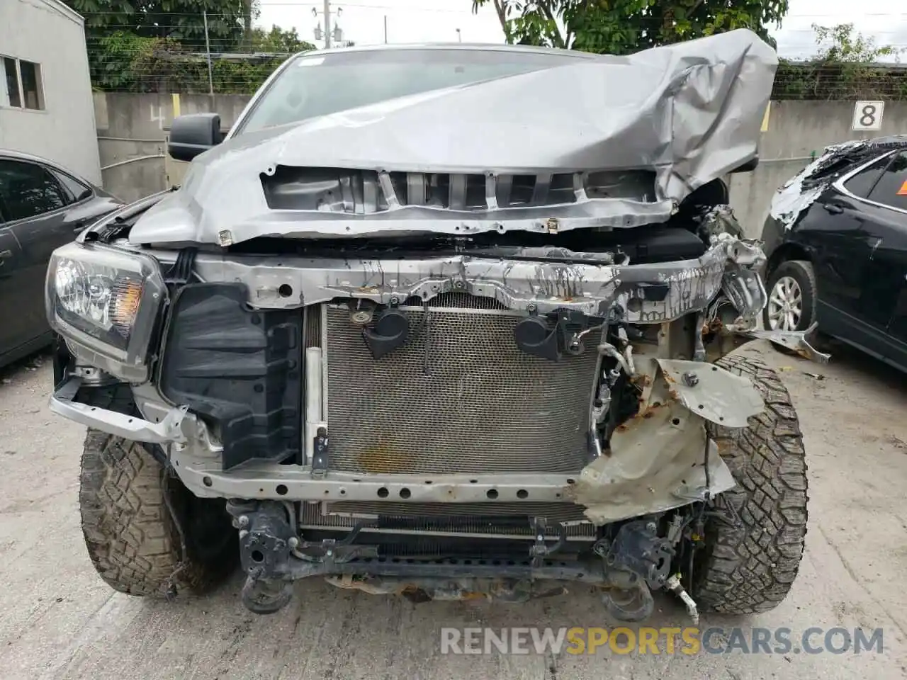 9 Photograph of a damaged car 5TFDY5F1XLX923847 TOYOTA TUNDRA 2020