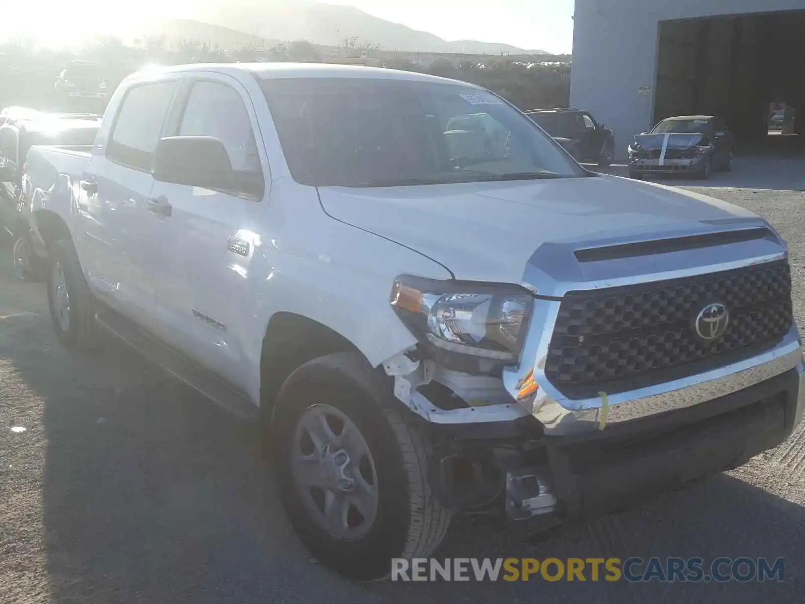 1 Photograph of a damaged car 5TFDY5F1XLX926828 TOYOTA TUNDRA 2020