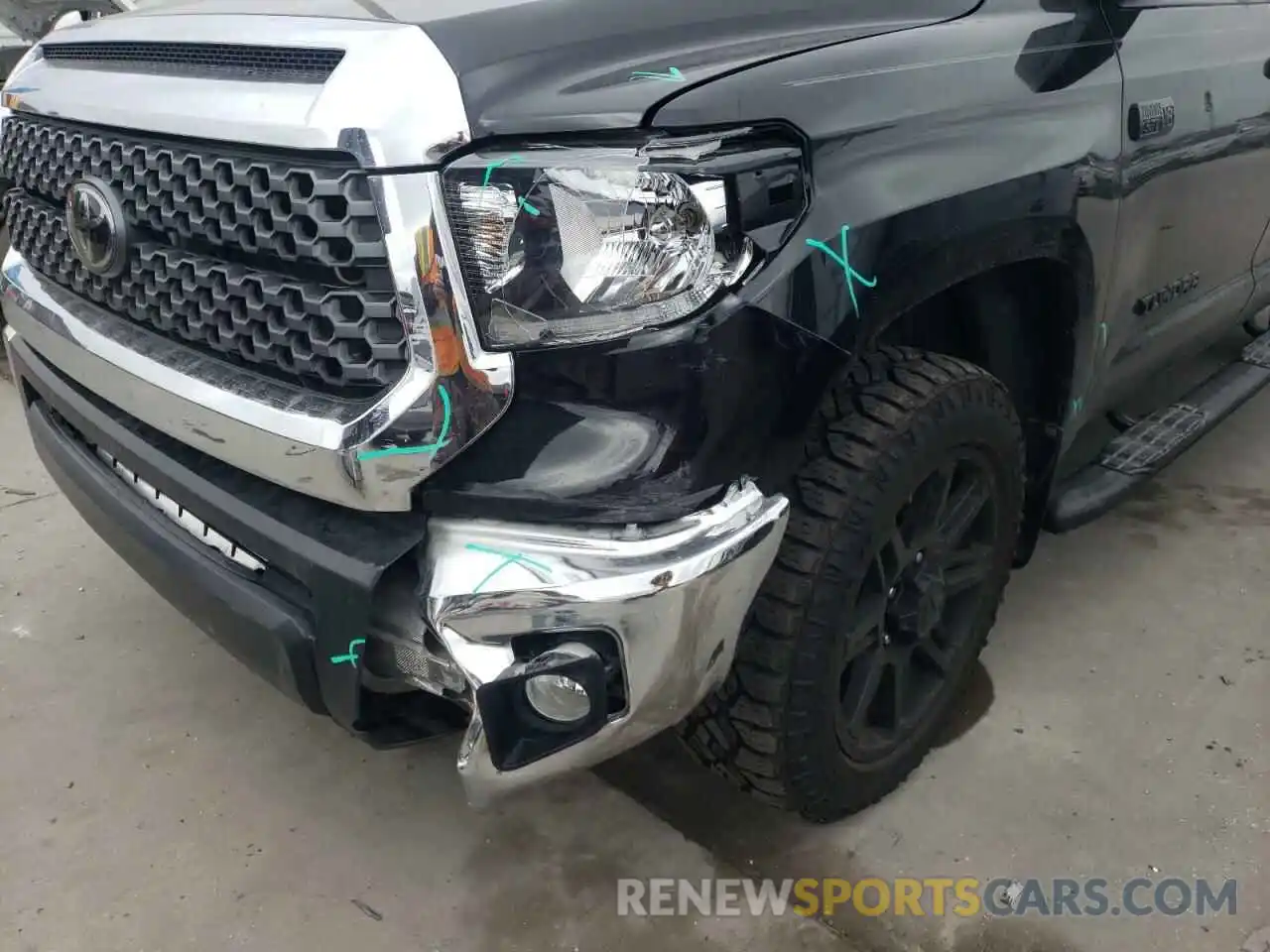 9 Photograph of a damaged car 5TFDY5F1XLX929454 TOYOTA TUNDRA 2020