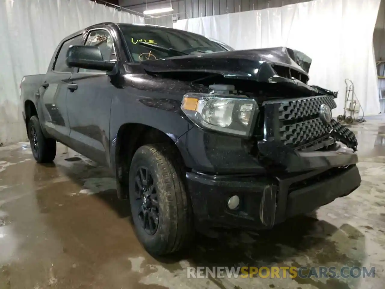 1 Photograph of a damaged car 5TFDY5F1XLX930264 TOYOTA TUNDRA 2020