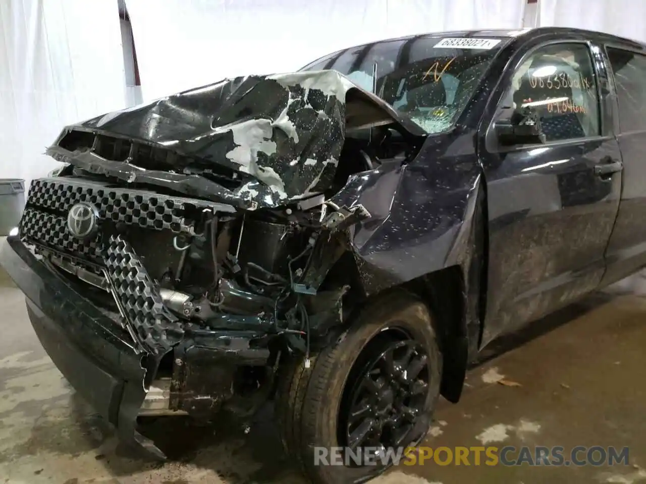 9 Photograph of a damaged car 5TFDY5F1XLX930264 TOYOTA TUNDRA 2020