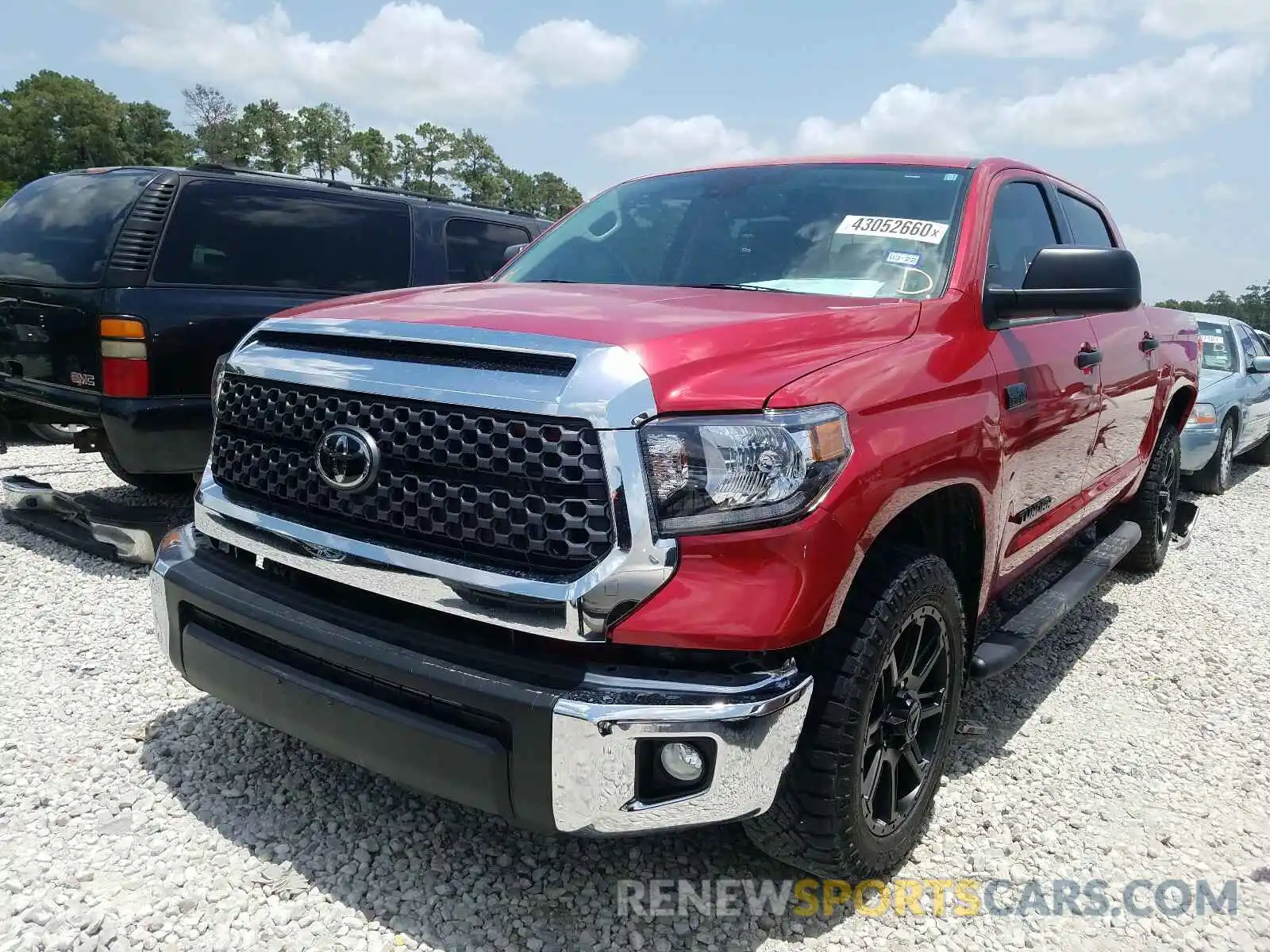 2 Photograph of a damaged car 5TFDY5F1XLX933231 TOYOTA TUNDRA 2020