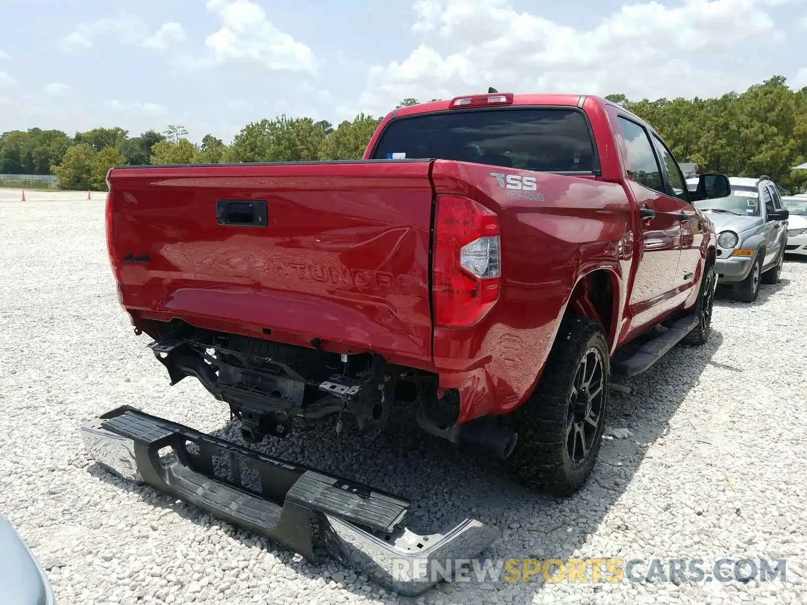 4 Photograph of a damaged car 5TFDY5F1XLX933231 TOYOTA TUNDRA 2020