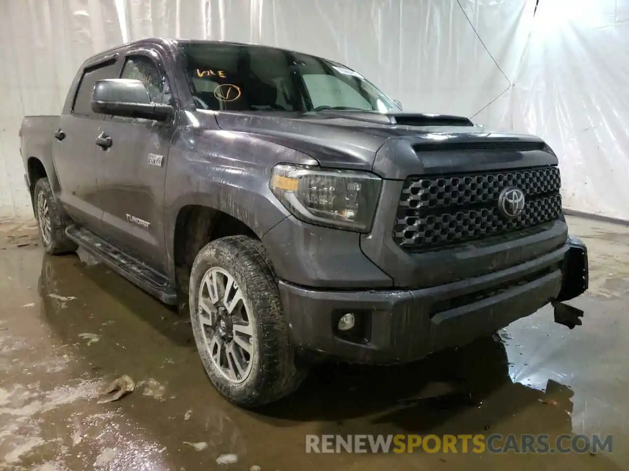 1 Photograph of a damaged car 5TFDY5F1XLX933763 TOYOTA TUNDRA 2020