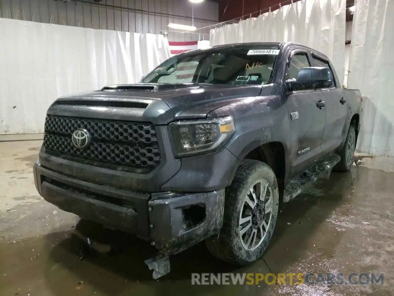 2 Photograph of a damaged car 5TFDY5F1XLX933763 TOYOTA TUNDRA 2020