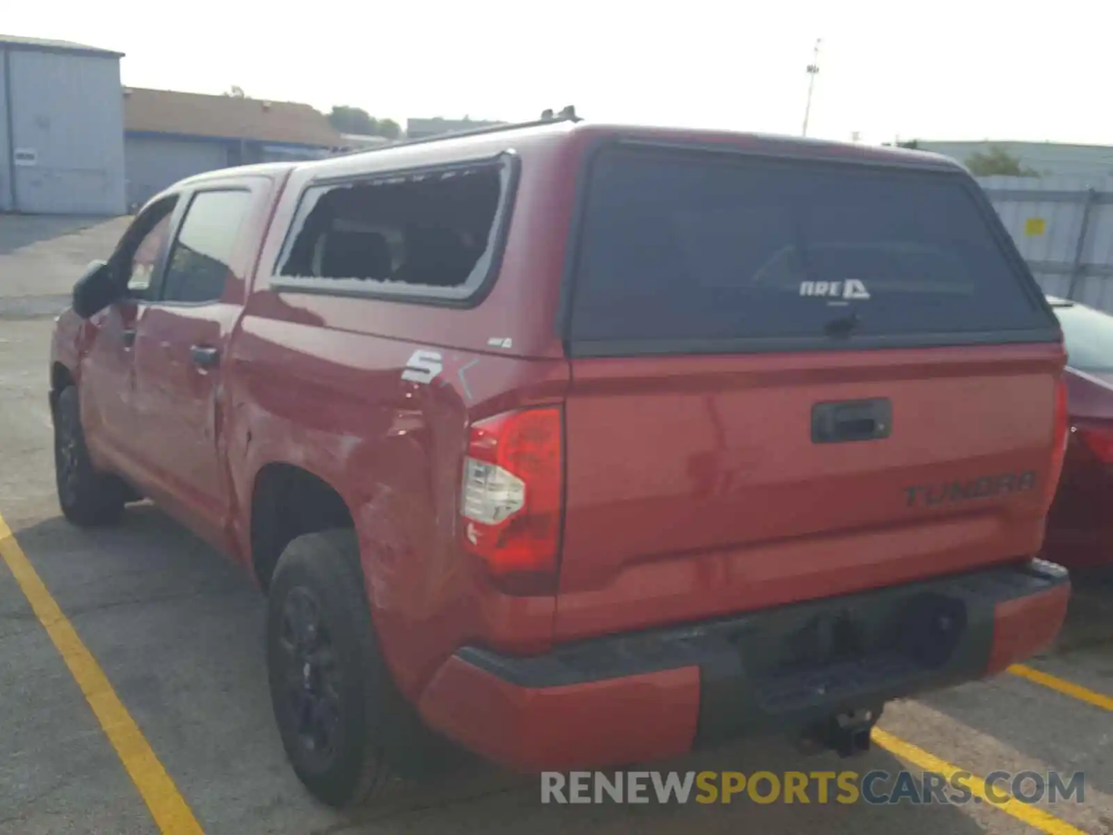 3 Photograph of a damaged car 5TFDY5F1XLX937067 TOYOTA TUNDRA 2020