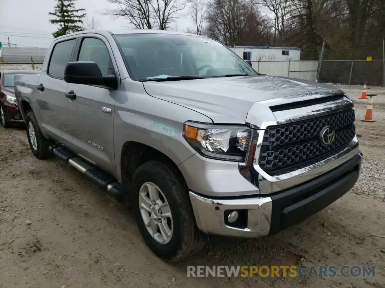 1 Photograph of a damaged car 5TFDY5F1XLX943242 TOYOTA TUNDRA 2020