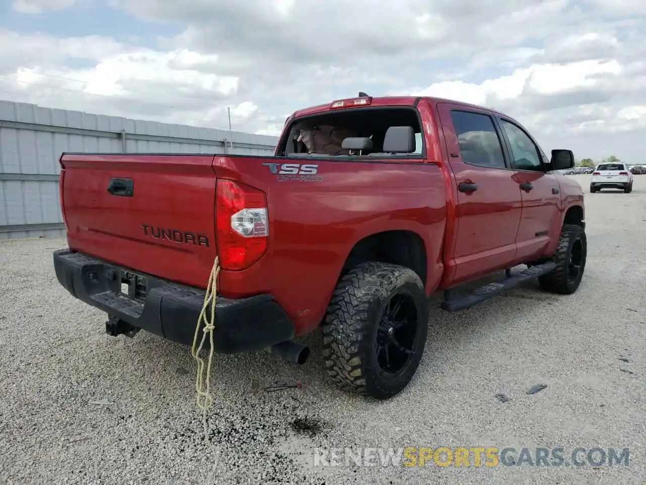 4 Photograph of a damaged car 5TFEY5F10LX264231 TOYOTA TUNDRA 2020