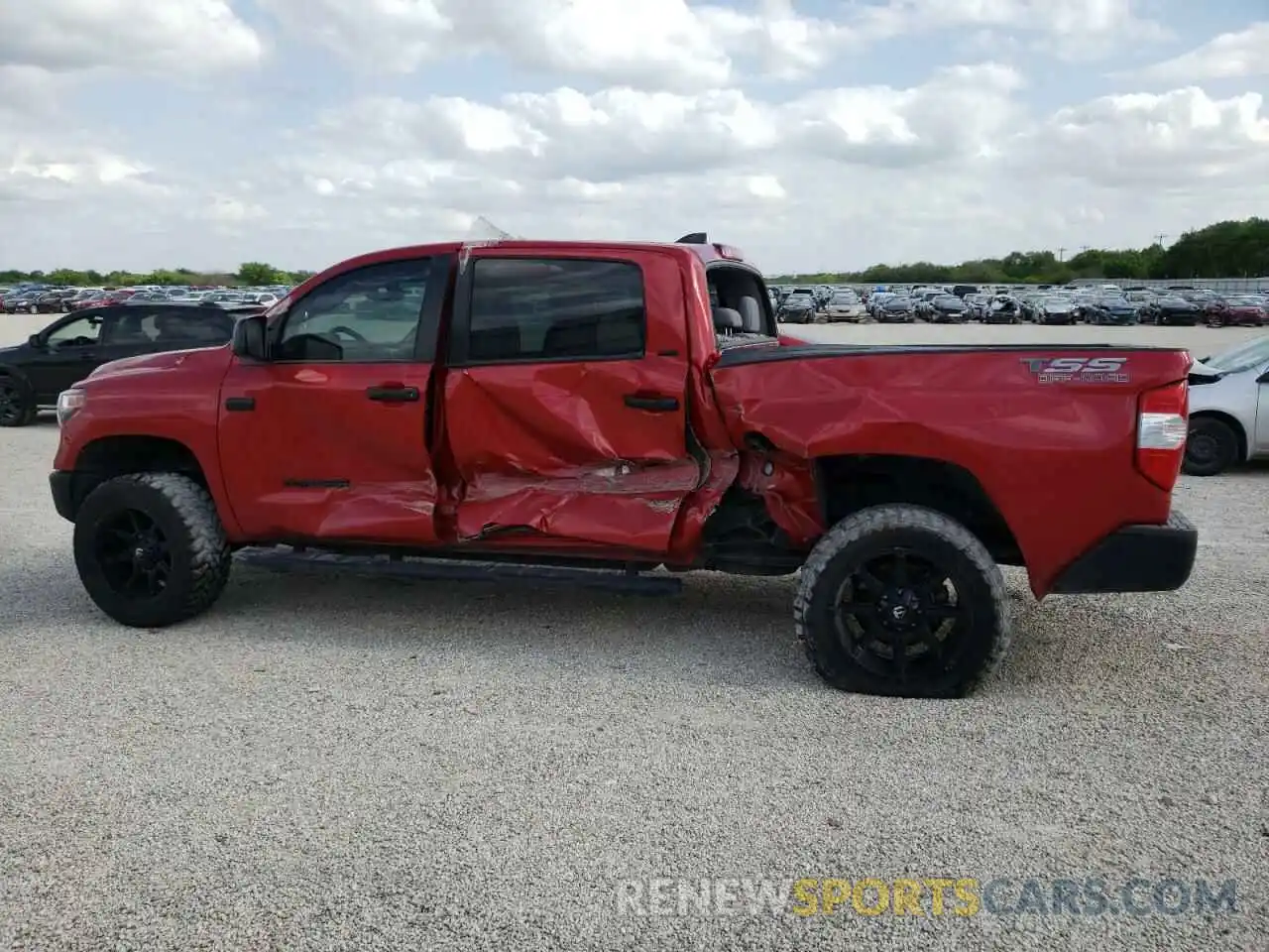 9 Photograph of a damaged car 5TFEY5F10LX264231 TOYOTA TUNDRA 2020