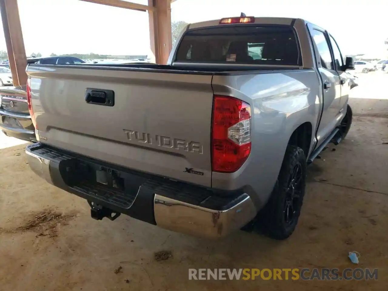 4 Photograph of a damaged car 5TFEY5F10LX270367 TOYOTA TUNDRA 2020