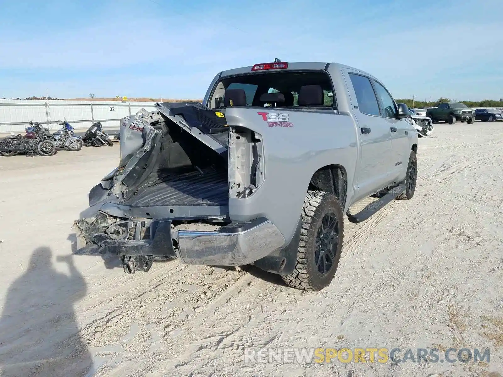 4 Photograph of a damaged car 5TFEY5F12LX259337 TOYOTA TUNDRA 2020