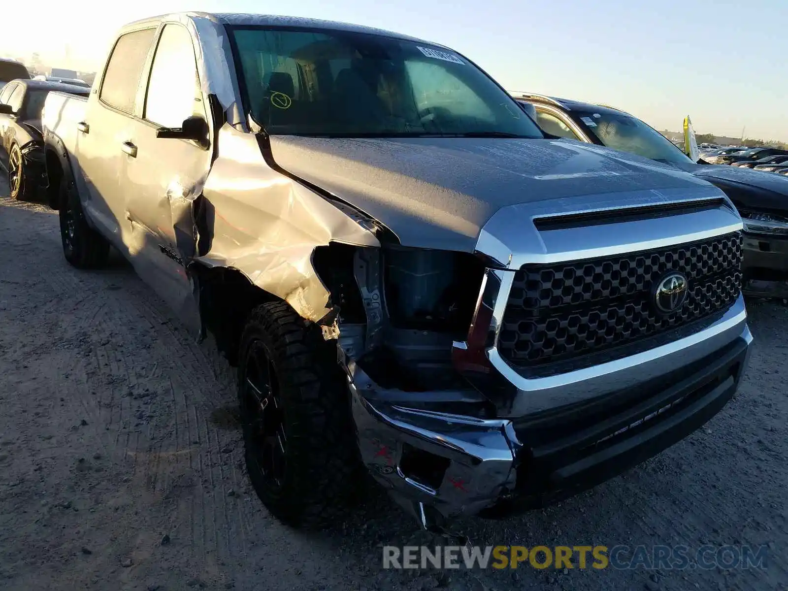 1 Photograph of a damaged car 5TFEY5F12LX268099 TOYOTA TUNDRA 2020