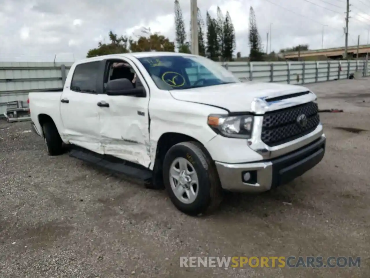 1 Photograph of a damaged car 5TFEY5F14LX261459 TOYOTA TUNDRA 2020