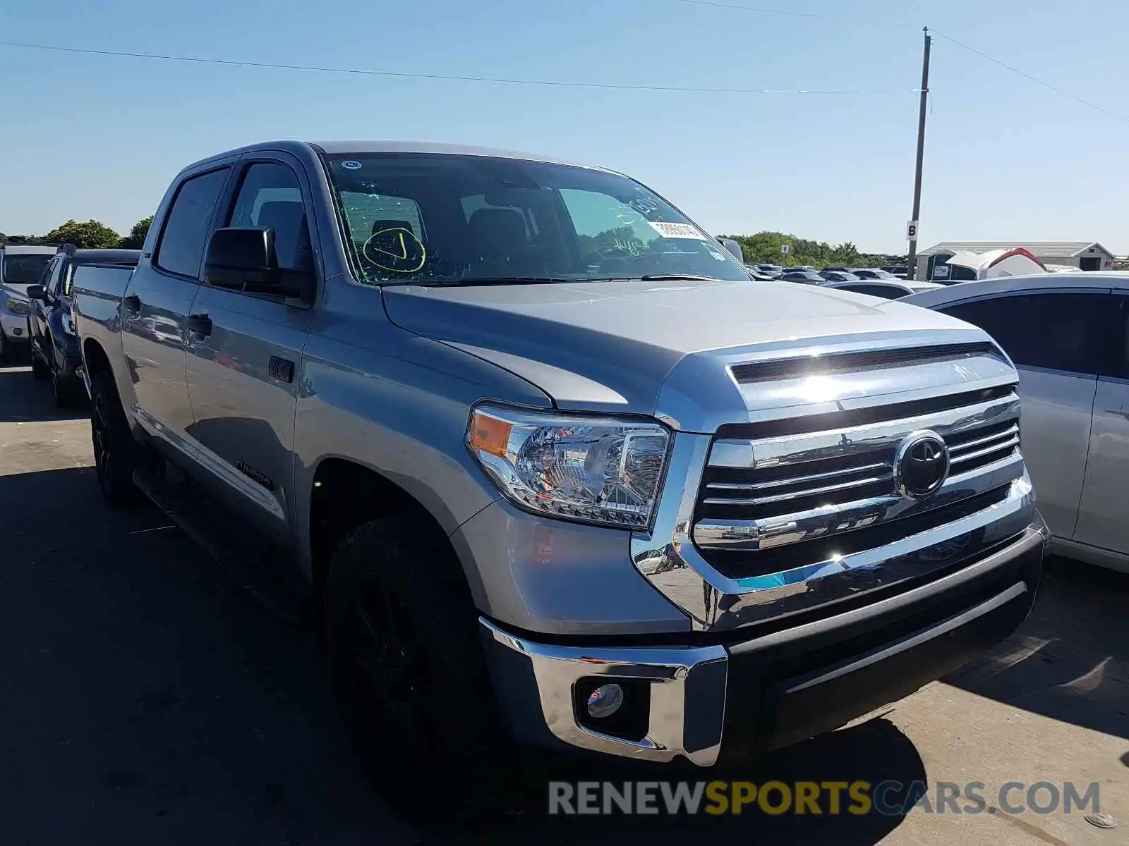 1 Photograph of a damaged car 5TFEY5F15LX261194 TOYOTA TUNDRA 2020