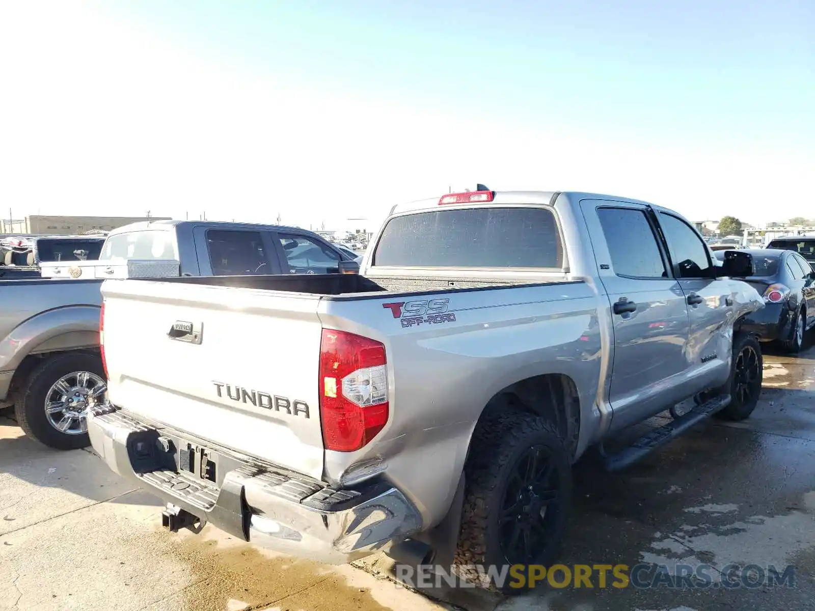 4 Photograph of a damaged car 5TFEY5F16LX258322 TOYOTA TUNDRA 2020