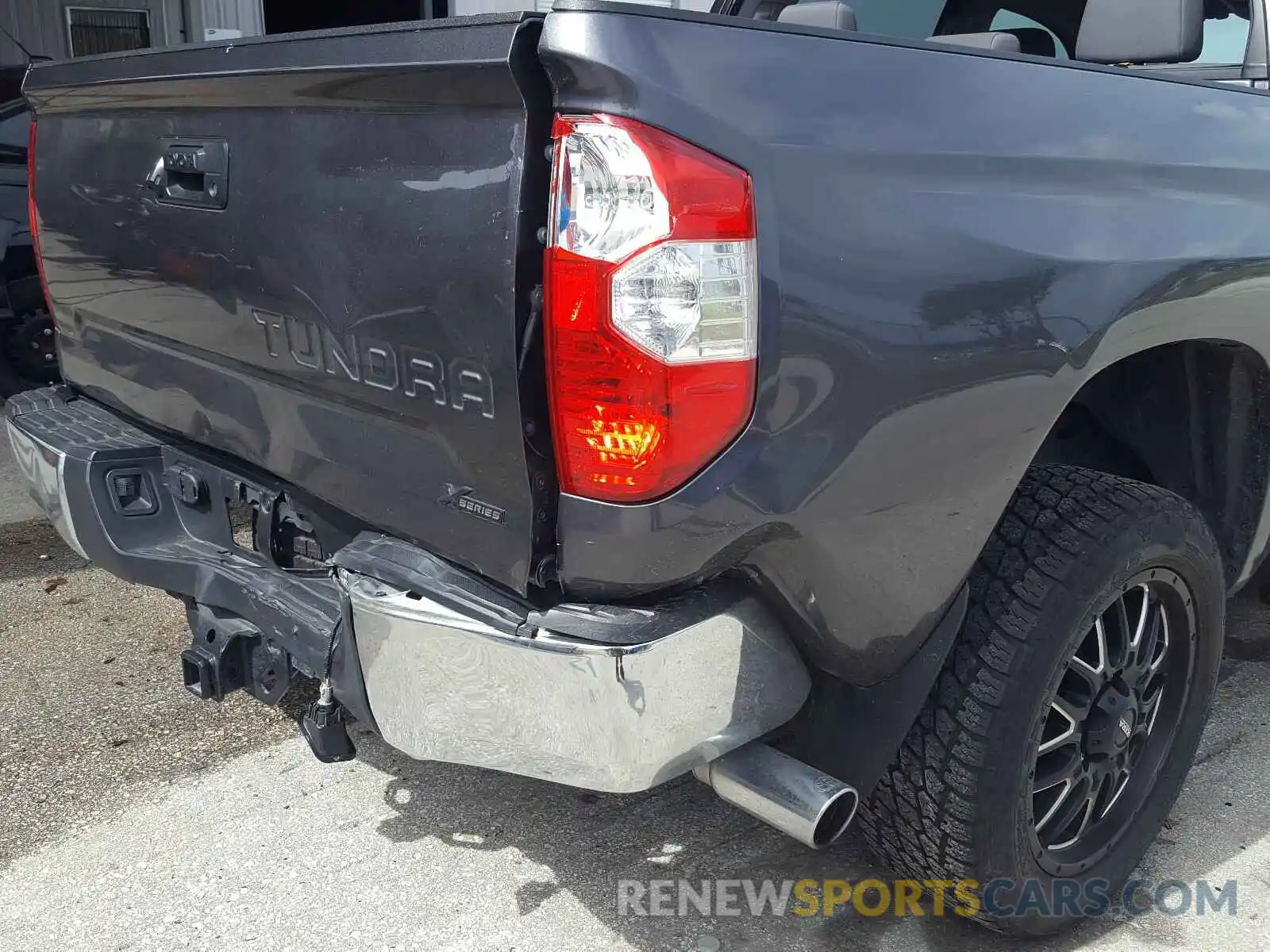 9 Photograph of a damaged car 5TFEY5F16LX258837 TOYOTA TUNDRA 2020