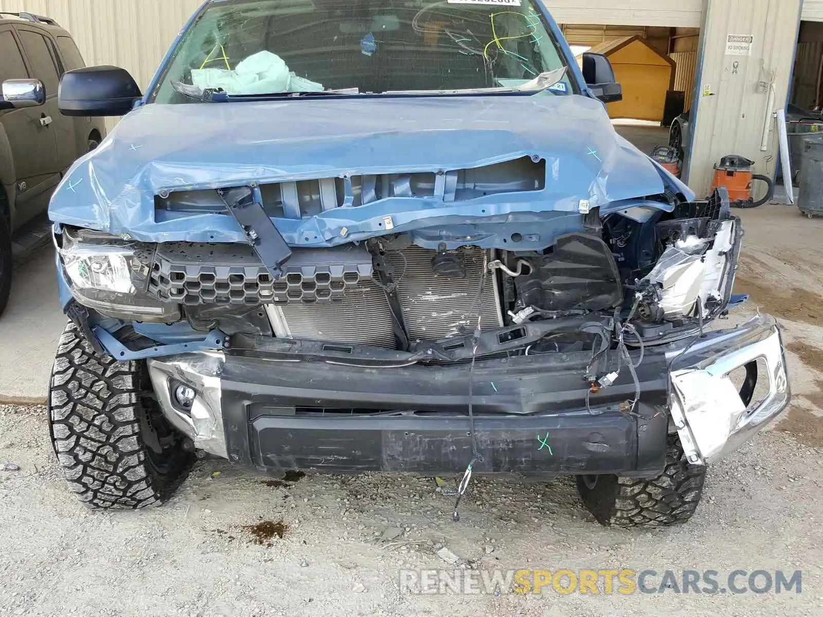 9 Photograph of a damaged car 5TFEY5F18LX260797 TOYOTA TUNDRA 2020