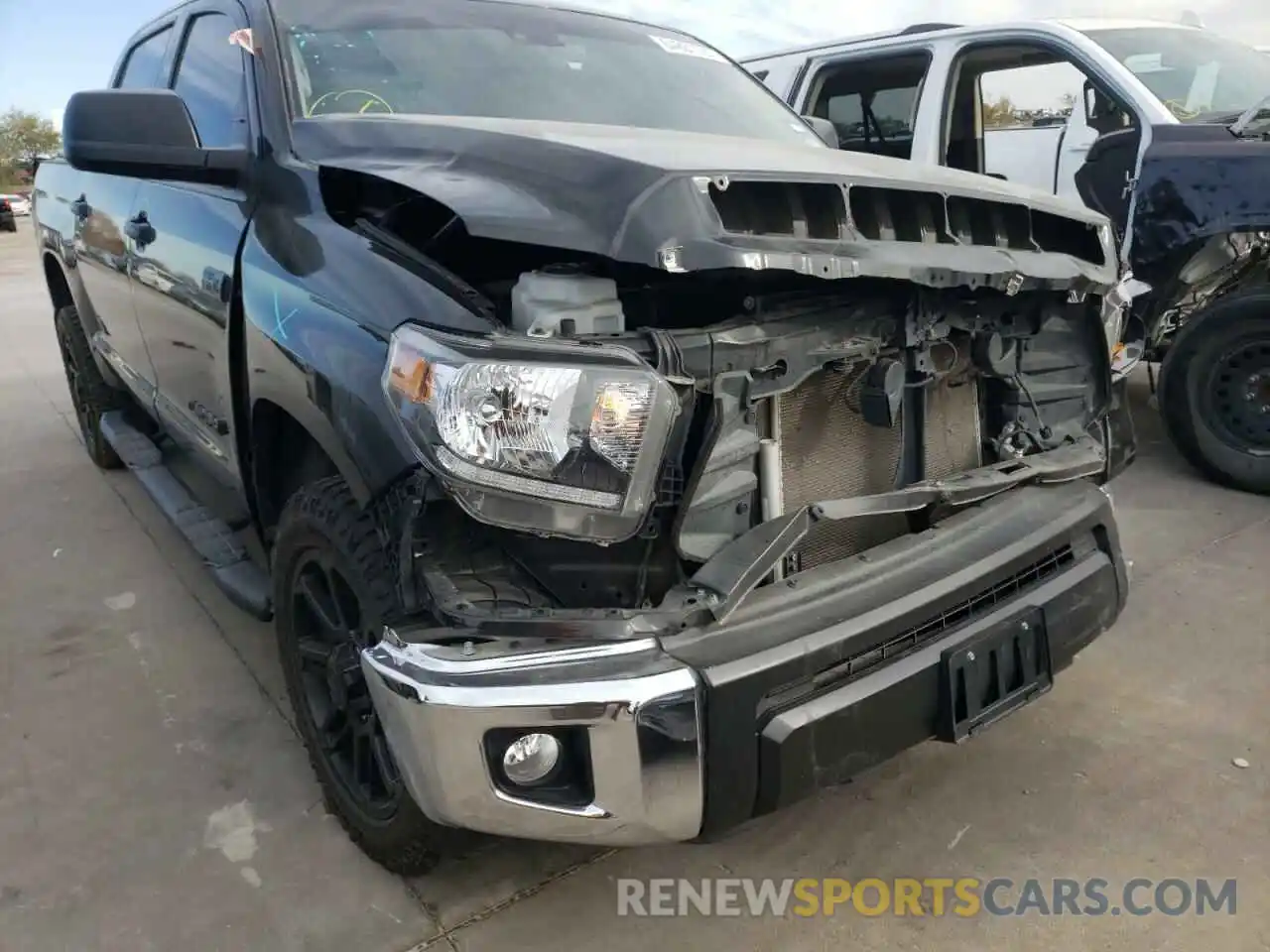 9 Photograph of a damaged car 5TFEY5F18LX266129 TOYOTA TUNDRA 2020