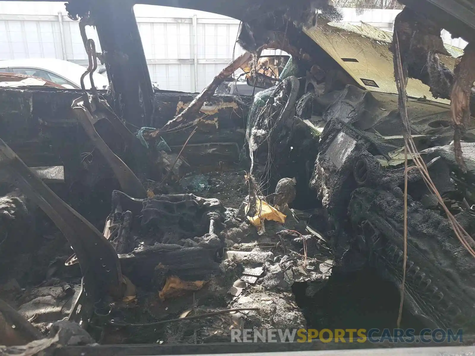 5 Photograph of a damaged car 5TFEY5F19LX260971 TOYOTA TUNDRA 2020
