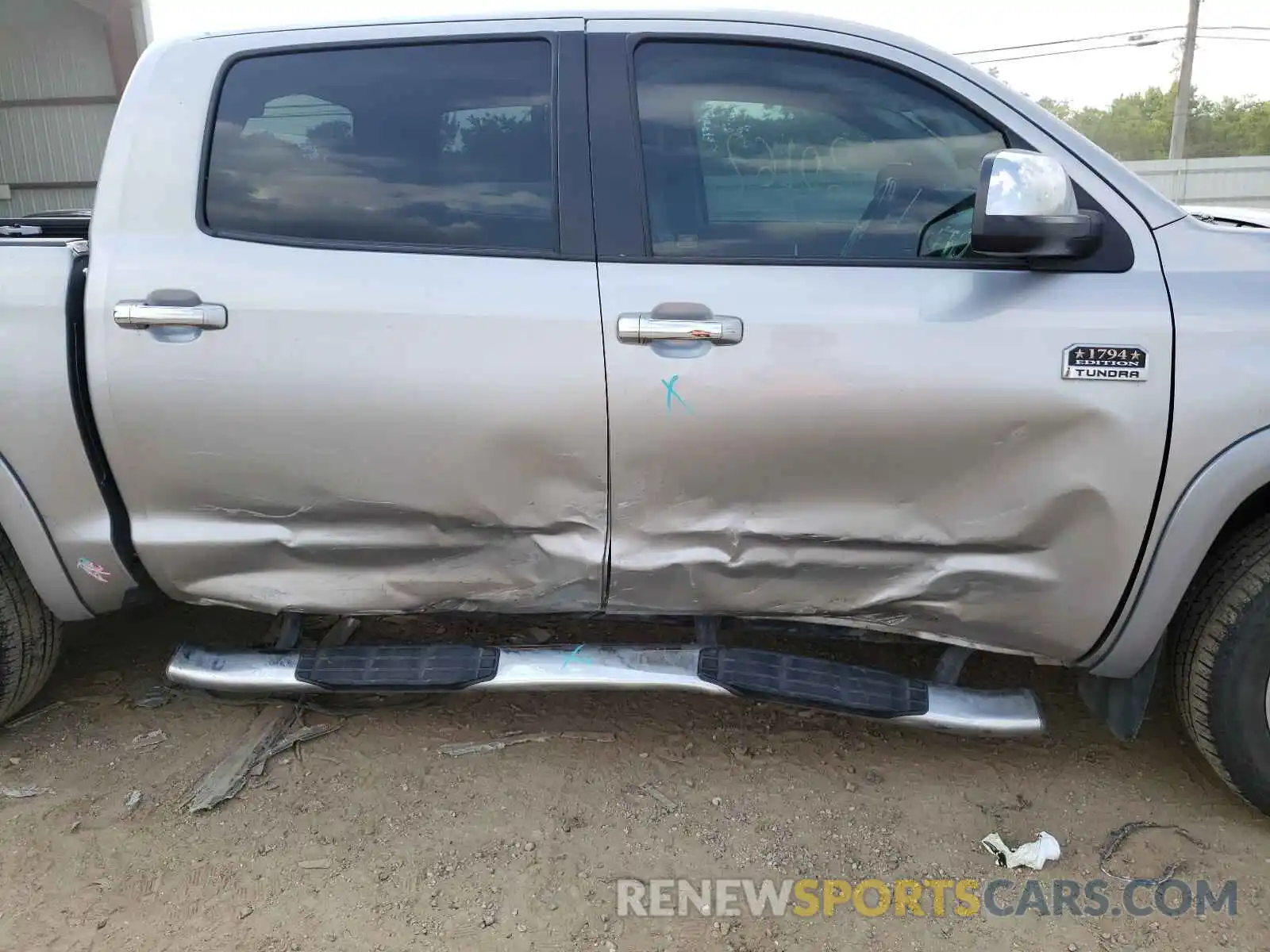 9 Photograph of a damaged car 5TFGY5F15LX259096 TOYOTA TUNDRA 2020