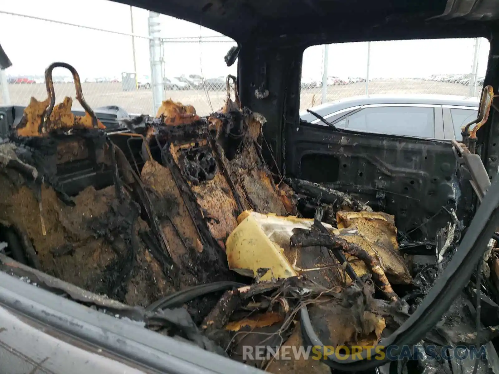 10 Photograph of a damaged car 5TFGY5F17LX267829 TOYOTA TUNDRA 2020