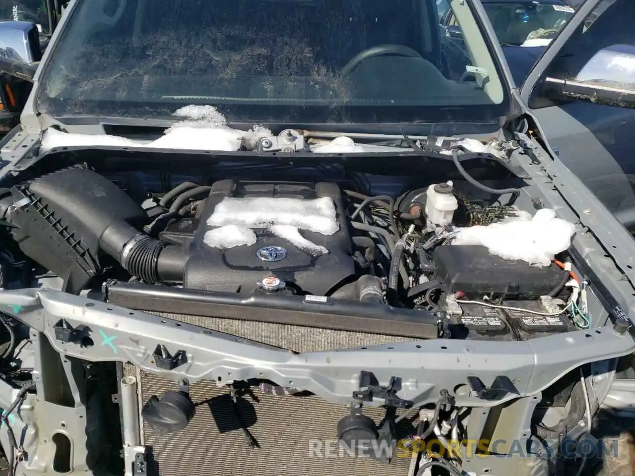 7 Photograph of a damaged car 5TFHY5F10LX882422 TOYOTA TUNDRA 2020