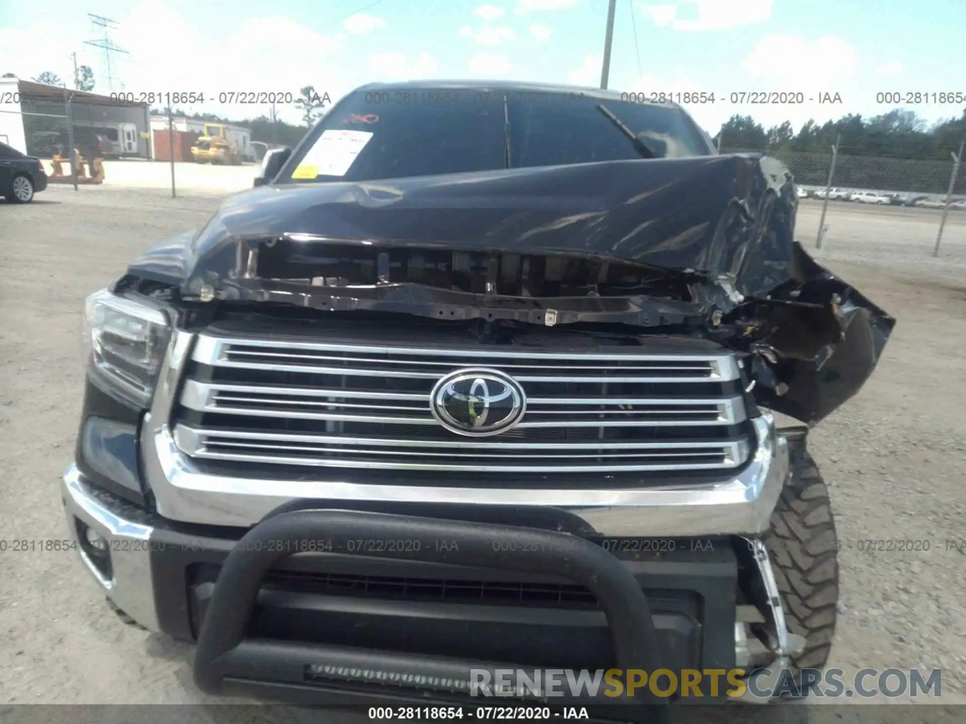 10 Photograph of a damaged car 5TFHY5F13LX906390 TOYOTA TUNDRA 2020