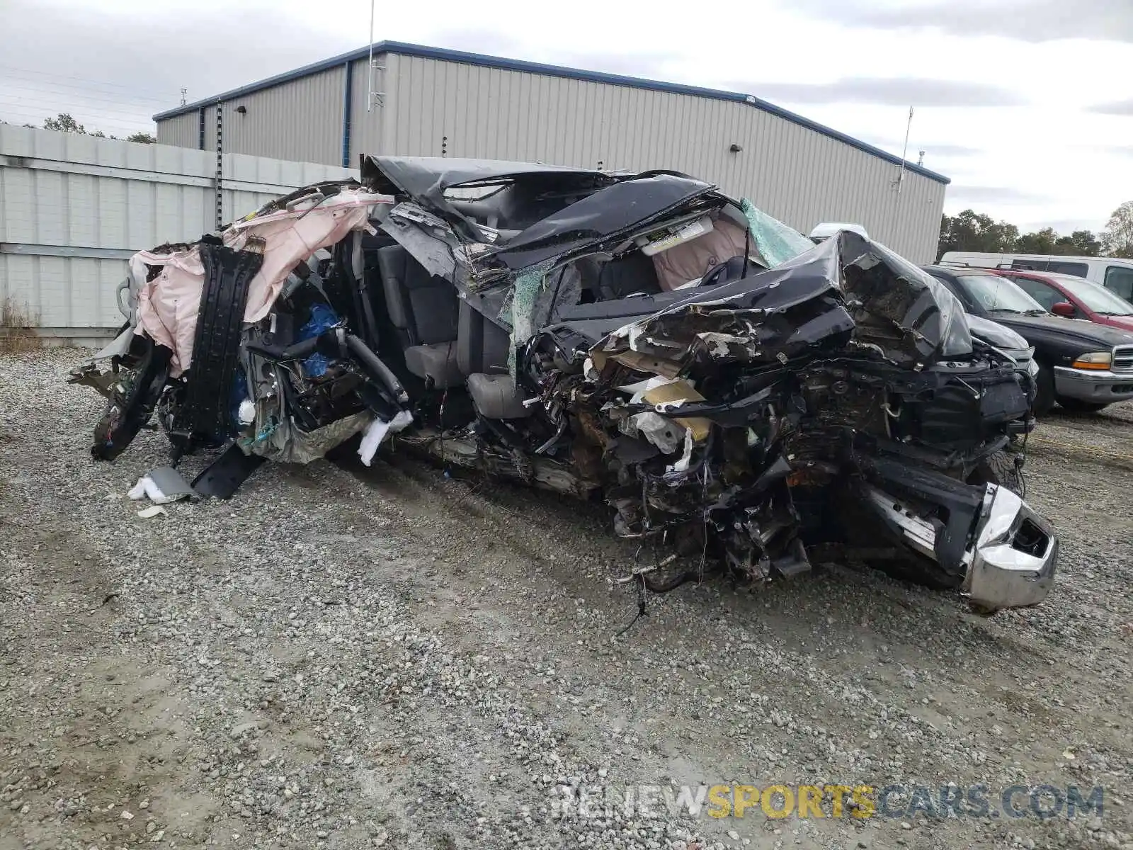 1 Photograph of a damaged car 5TFHY5F14LX880639 TOYOTA TUNDRA 2020