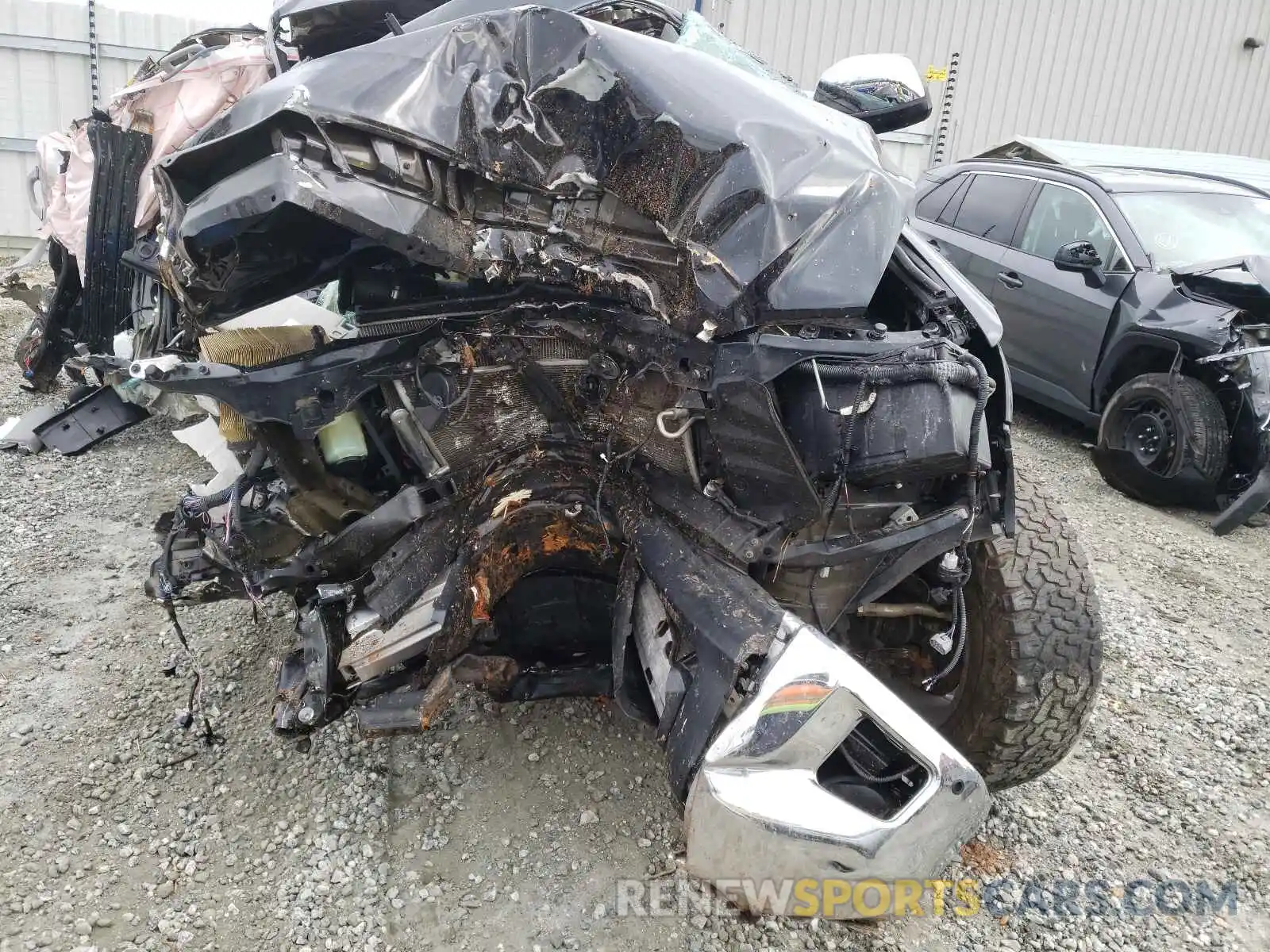 7 Photograph of a damaged car 5TFHY5F14LX880639 TOYOTA TUNDRA 2020