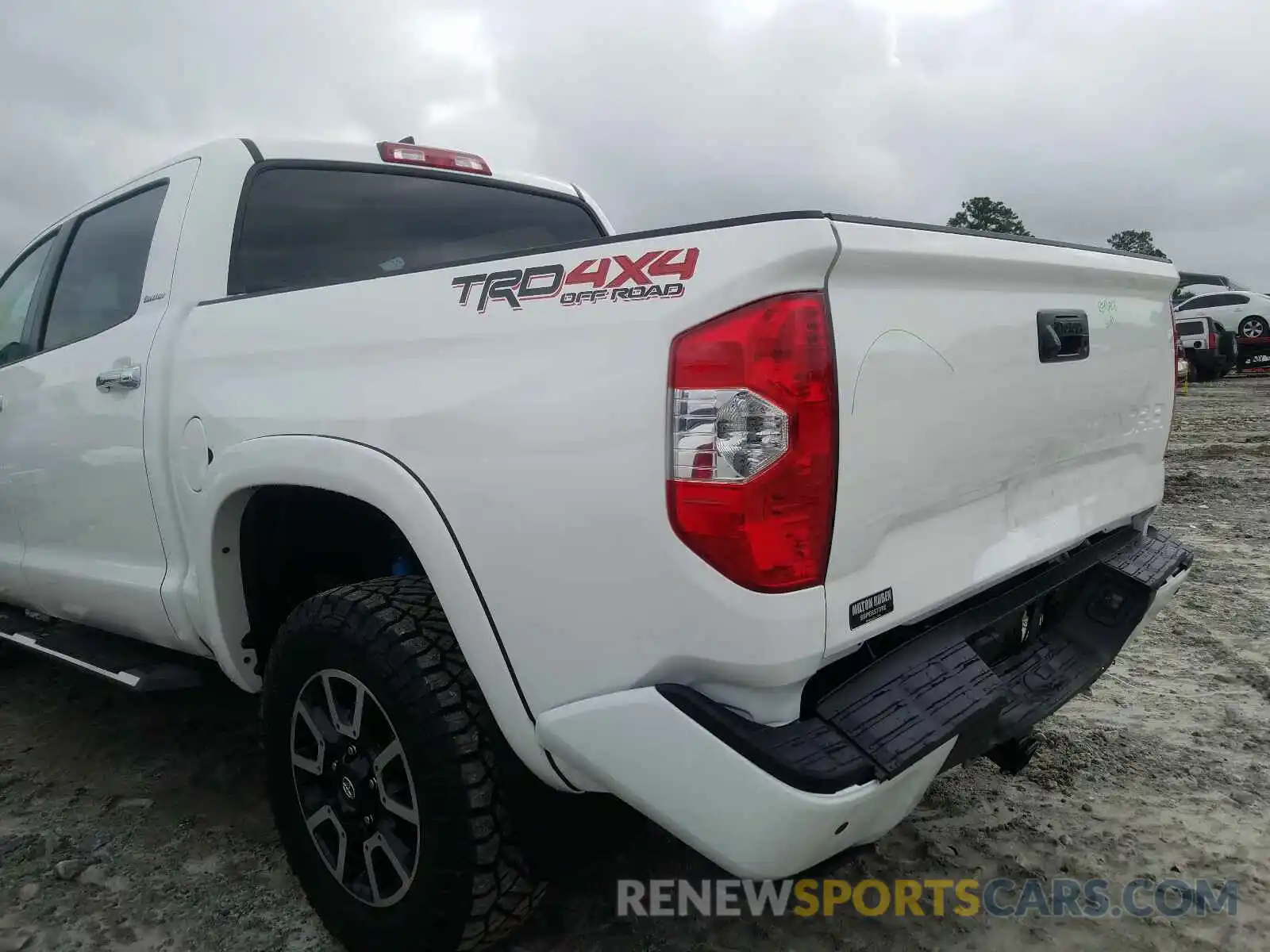 9 Photograph of a damaged car 5TFHY5F14LX953086 TOYOTA TUNDRA 2020