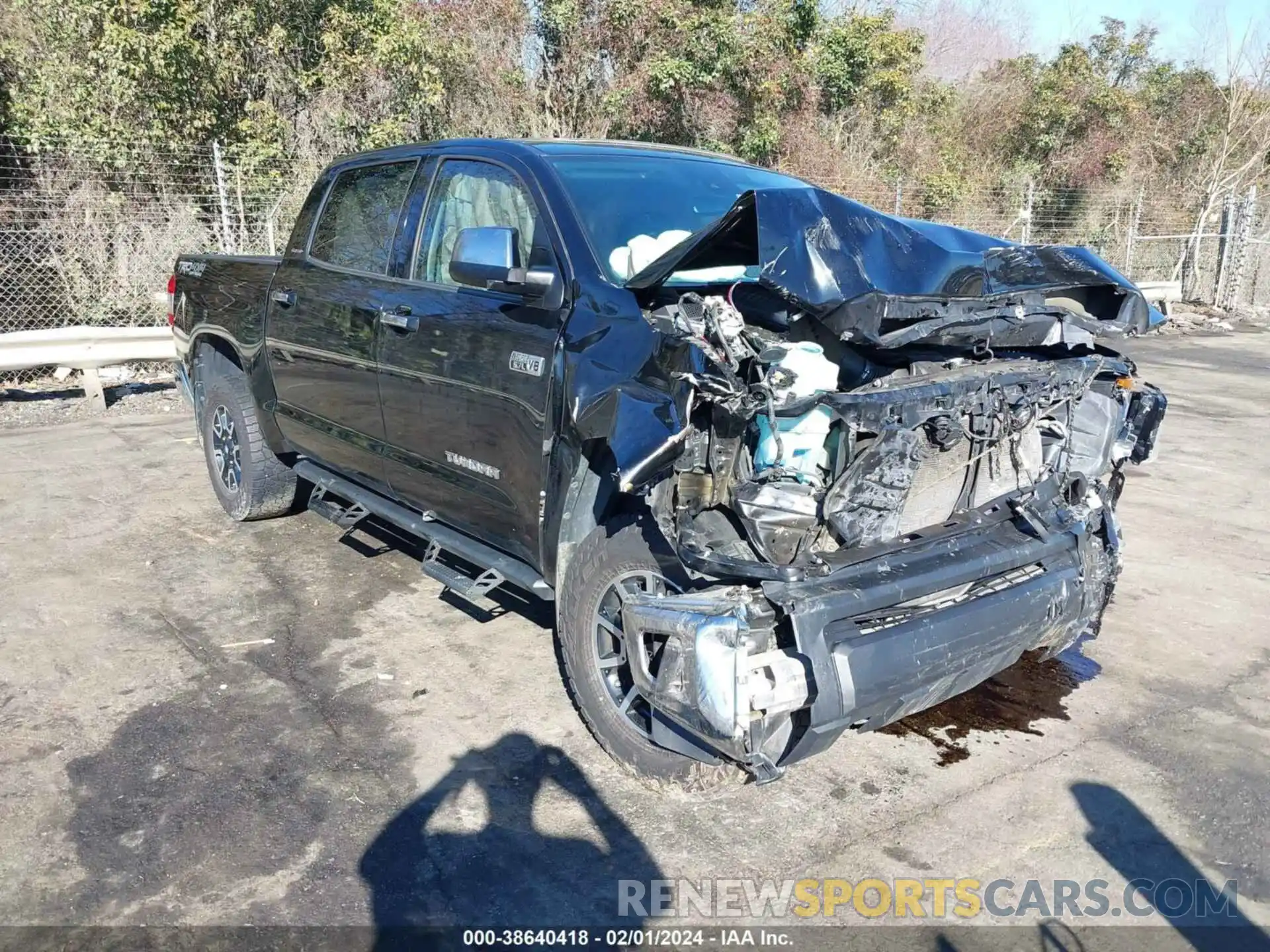 1 Photograph of a damaged car 5TFHY5F15LX922333 TOYOTA TUNDRA 2020