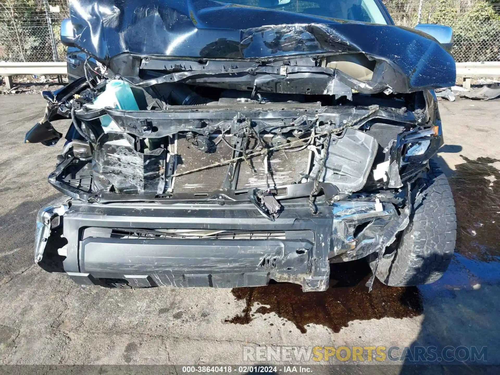 6 Photograph of a damaged car 5TFHY5F15LX922333 TOYOTA TUNDRA 2020