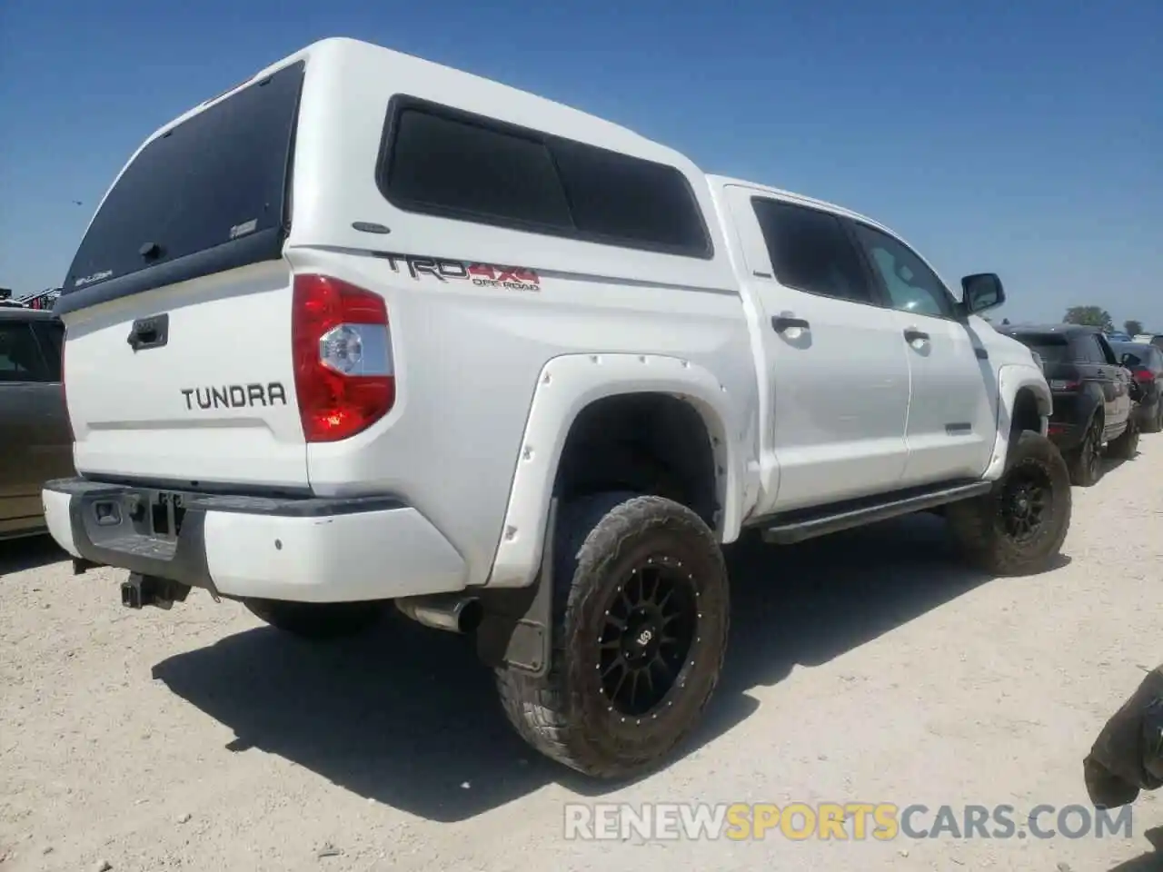 4 Photograph of a damaged car 5TFHY5F17LX886371 TOYOTA TUNDRA 2020