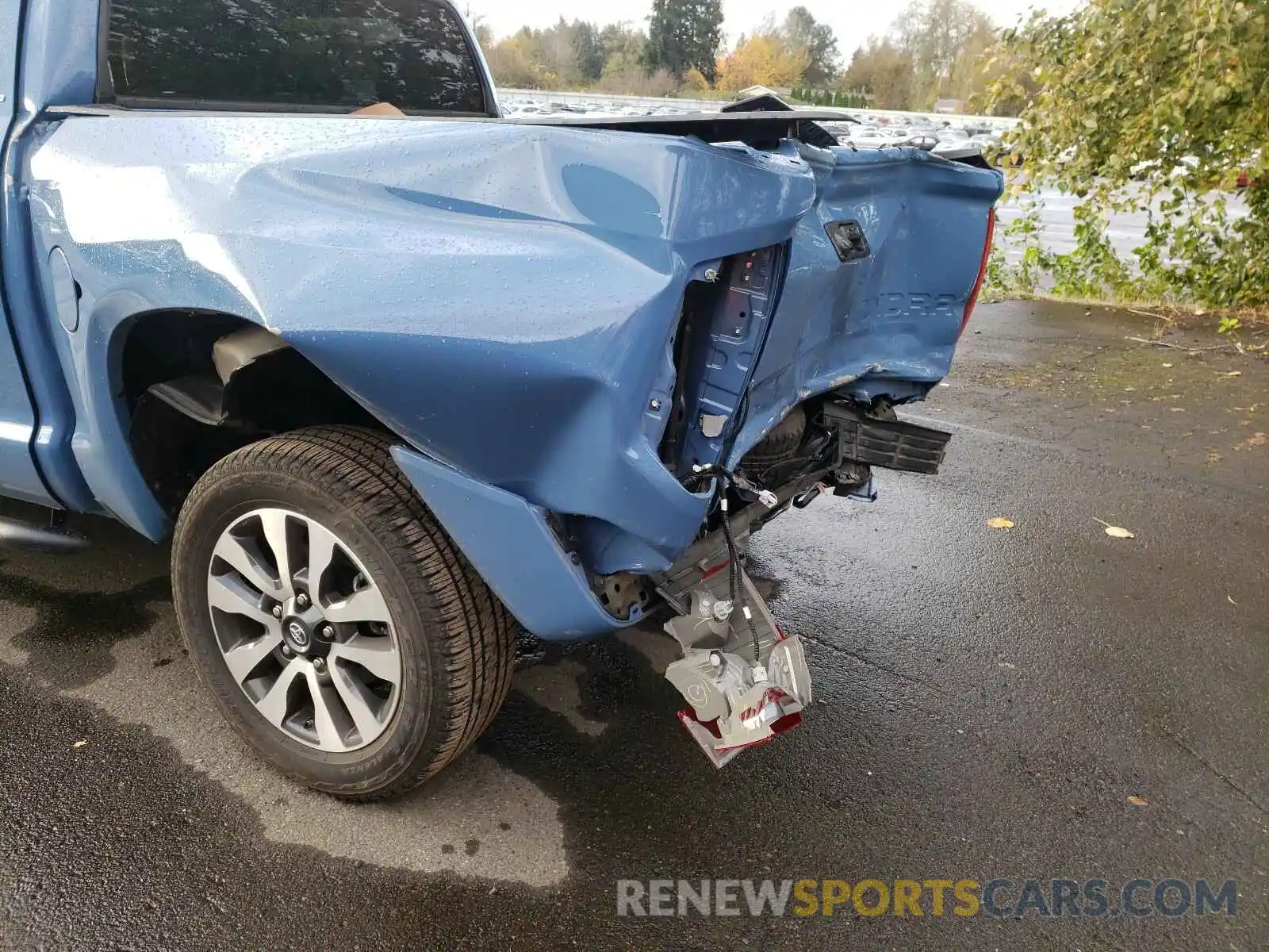 9 Photograph of a damaged car 5TFHY5F17LX905789 TOYOTA TUNDRA 2020