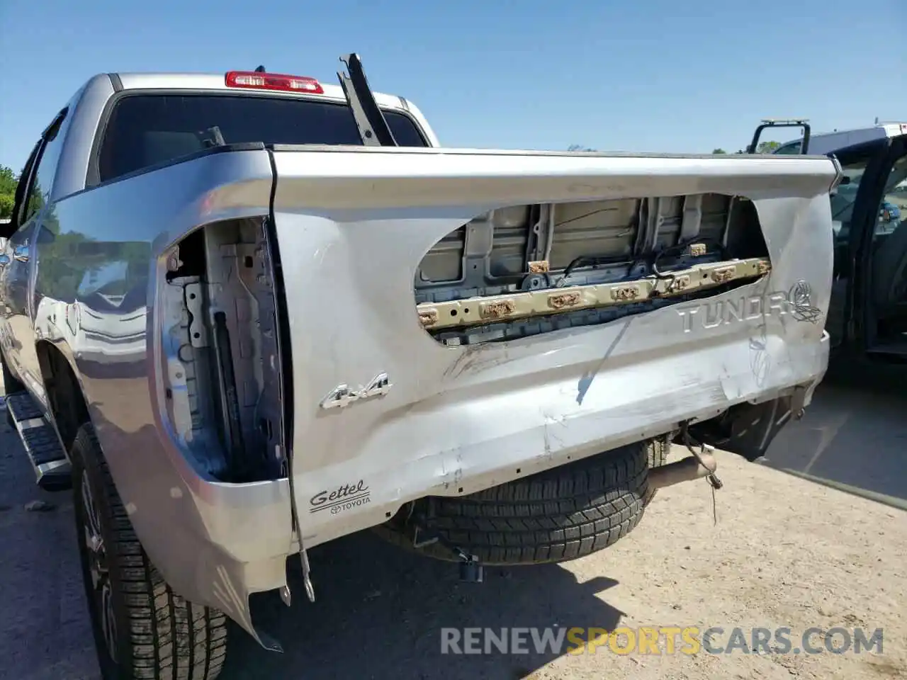 9 Photograph of a damaged car 5TFHY5F1XLX874554 TOYOTA TUNDRA 2020