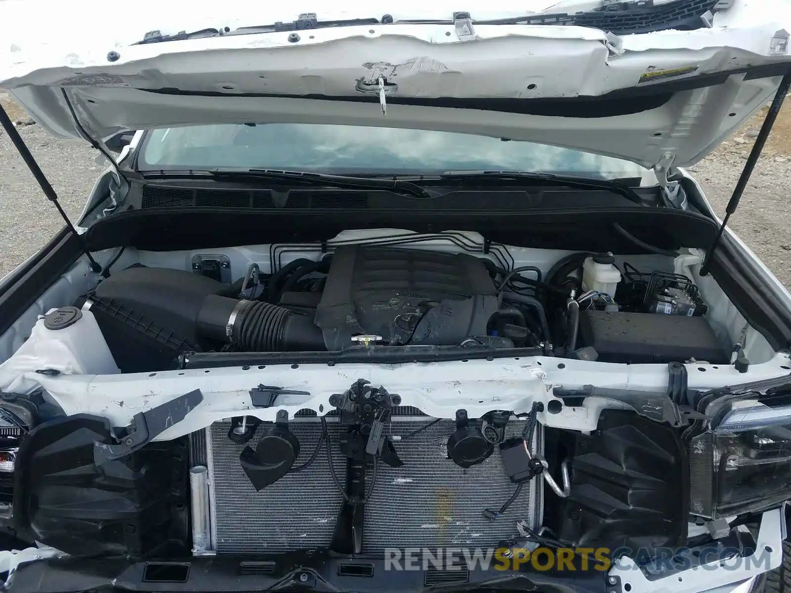 7 Photograph of a damaged car 5TFHY5F1XLX881813 TOYOTA TUNDRA 2020