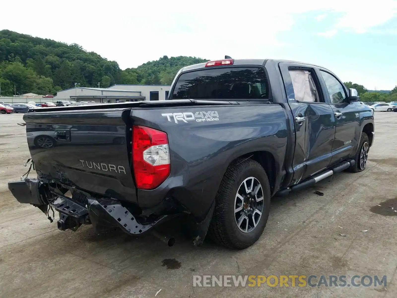 4 Photograph of a damaged car 5TFHY5F1XLX913613 TOYOTA TUNDRA 2020