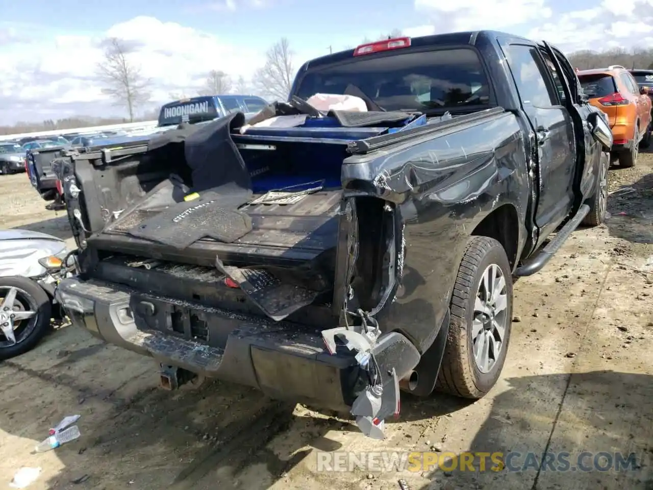 4 Photograph of a damaged car 5TFHY5F1XLX914549 TOYOTA TUNDRA 2020