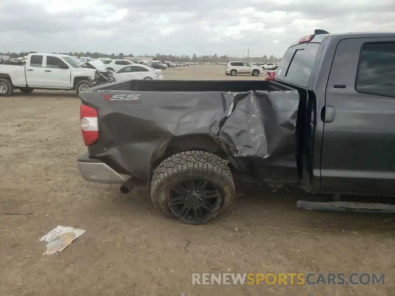 9 Photograph of a damaged car 5TFRY5F10LX256700 TOYOTA TUNDRA 2020