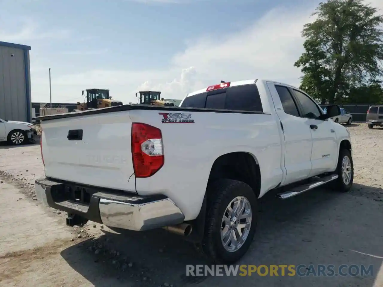 4 Photograph of a damaged car 5TFRY5F10LX257264 TOYOTA TUNDRA 2020